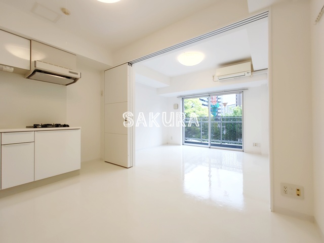 居室・リビング　こちらのリビングで趣味の時間をお楽しみください♪