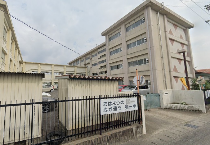 中学校　一宮市立今伊勢中学校（中学校）まで215m