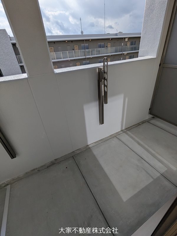 バルコニー　※同タイプ。別フロア写真の為イメージ。現況優先。