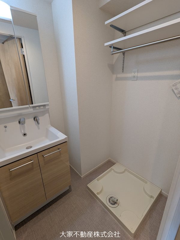 洗面設備　※同タイプ。別フロア写真の為イメージ。現況優先。