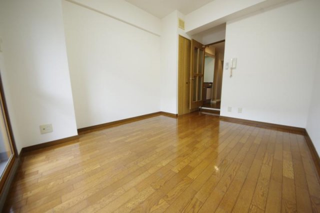 その他部屋・スペース　開放的な寝室です