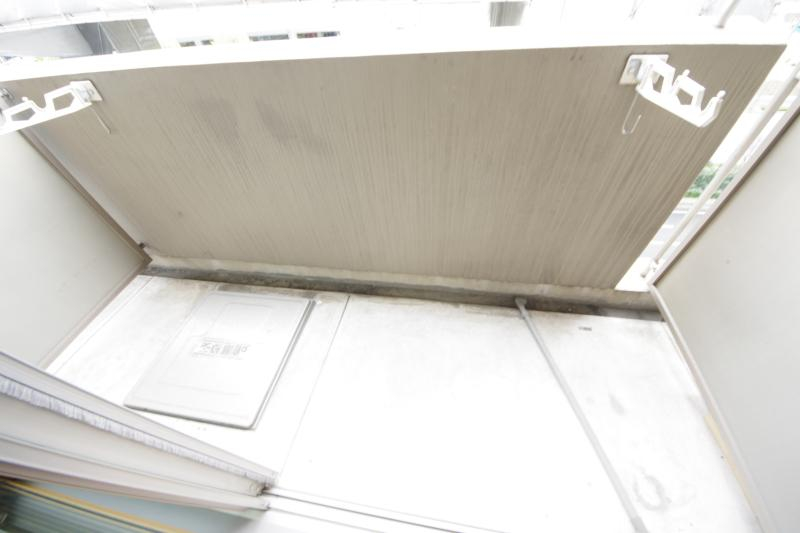 バルコニー　陽当たり良好なバルコニーです