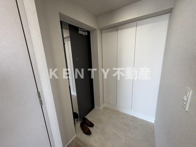 玄関　収納もある玄関です