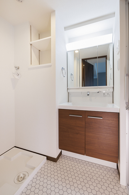 洗面設備　※写真は同タイプ住戸です。