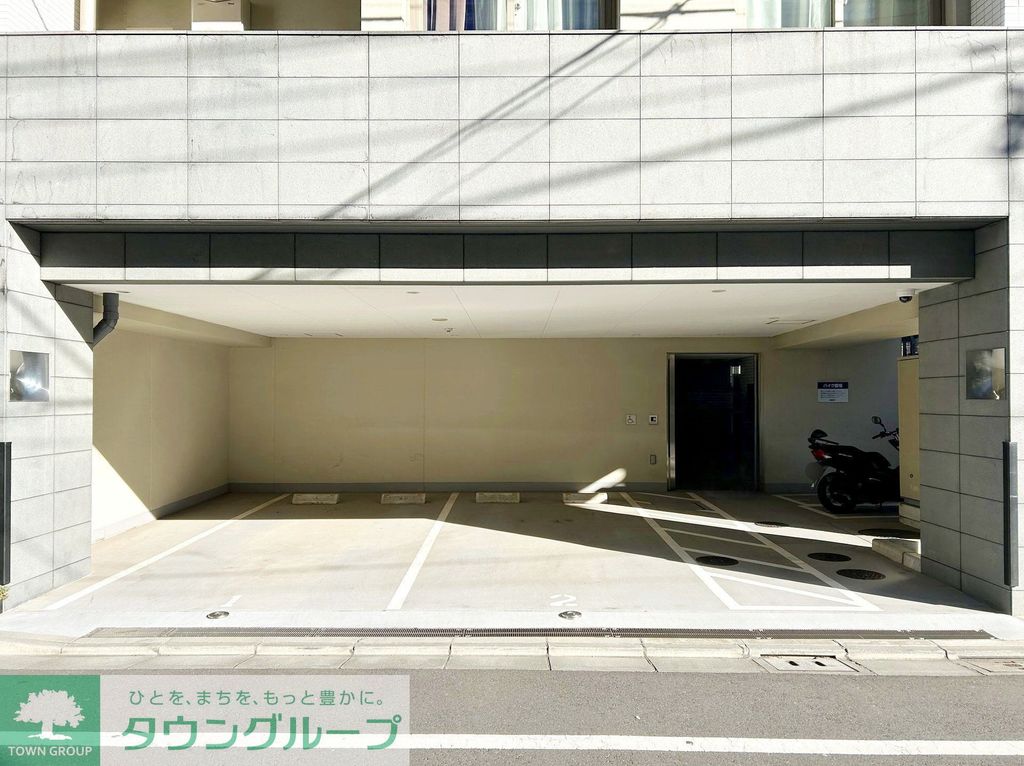 駐車場　駐車場