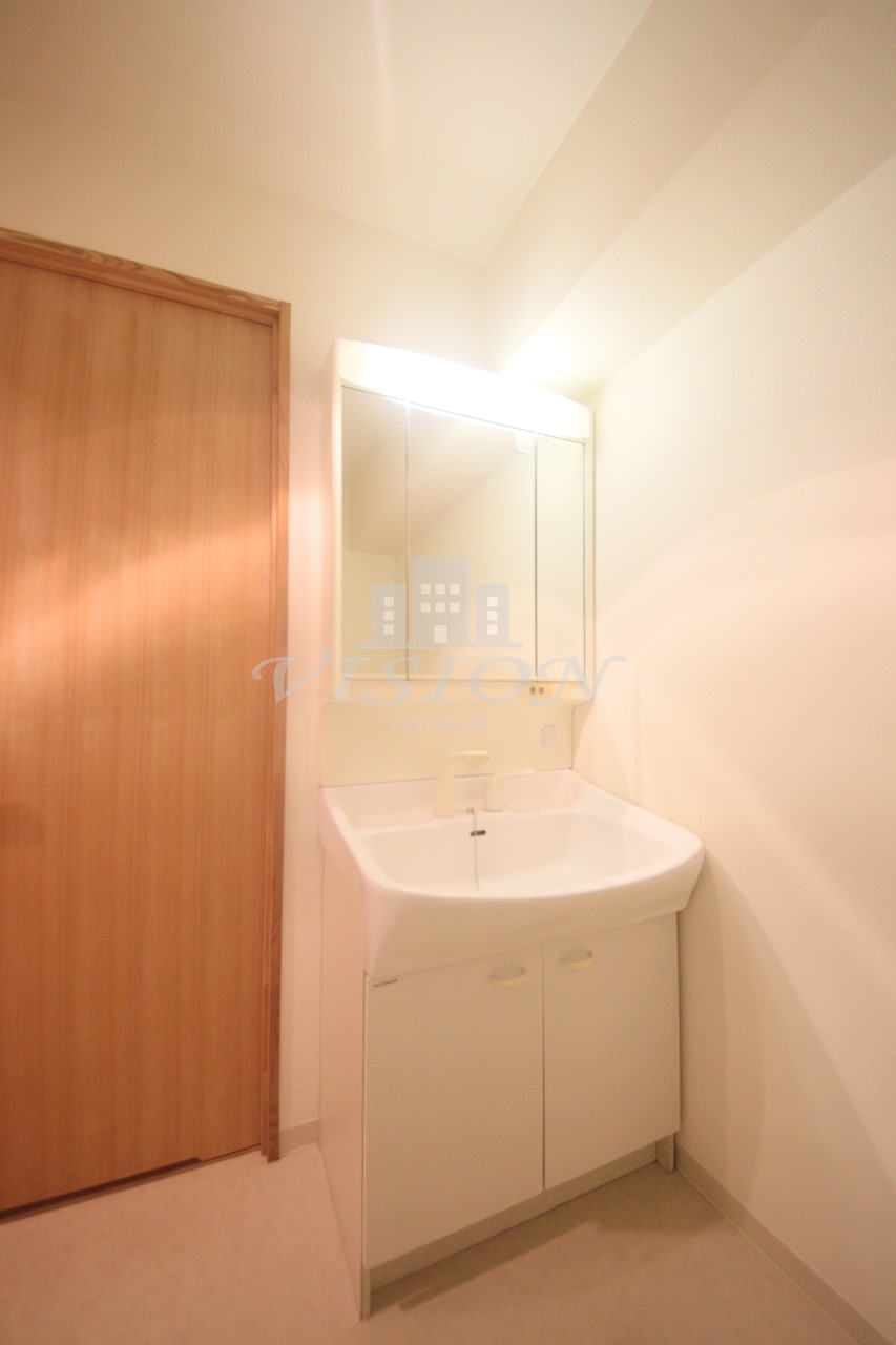 洗面設備　室内写真は別タイプのものです