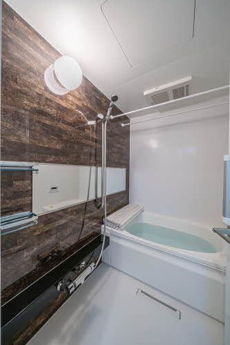 バス・シャワールーム　バスルーム