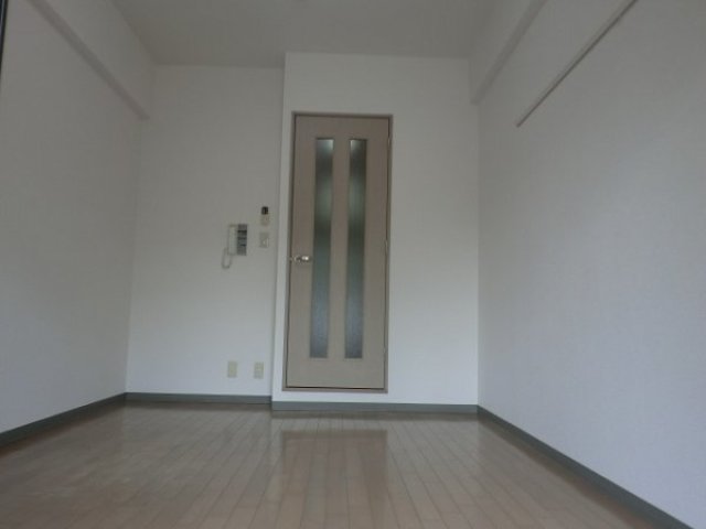 居室・リビング　室内