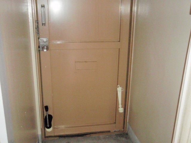 玄関　同物件別号室