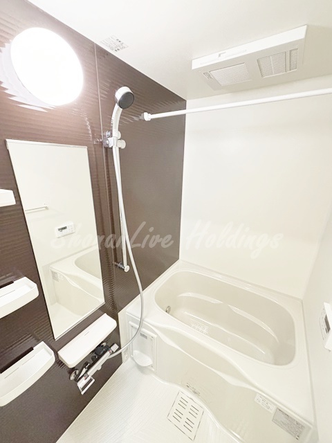 バス・シャワールーム　清潔感のあるお風呂です♪
