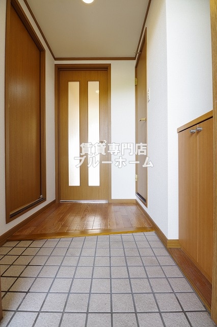 玄関　収納付きの広い玄関です！