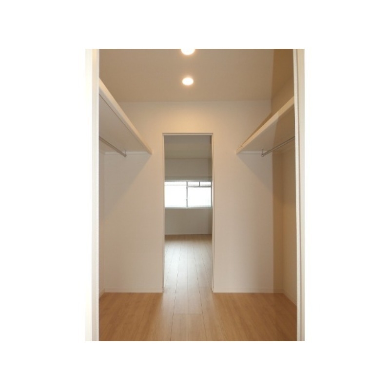 収納　便利なウォークスルークローゼット