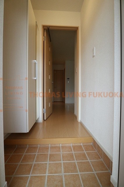 玄関　広い玄関スペースです