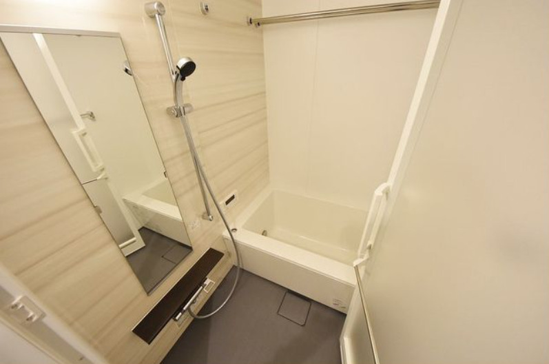 バス・シャワールーム　※別部屋参考写真