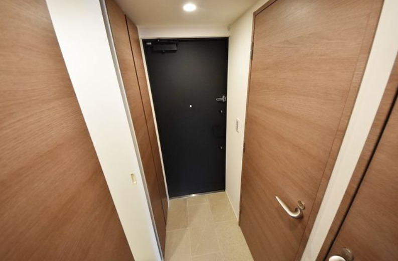 玄関　※別部屋参考写真