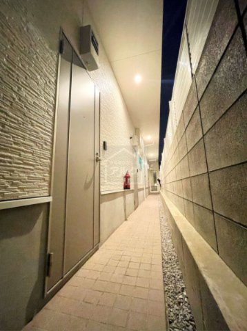 玄関　同物件別建物参考写真