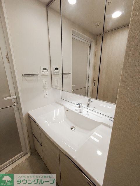 洗面設備　※写真は同タイプ住戸です。