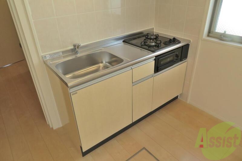 キッチン　２口コンロの付いたシステムキッチン。ピカピカです。