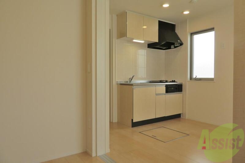 その他部屋・スペース　お部屋から見たキッチンのお写真です。