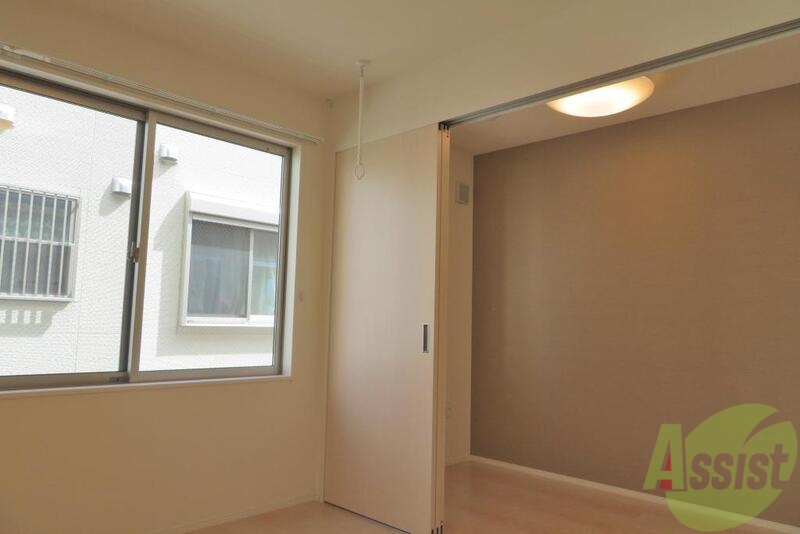 居室・リビング　６．２帖のＤＫのあるお部屋のご紹介です。