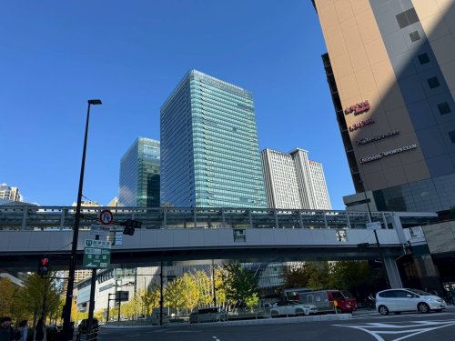 ショッピングセンター　グラフロント大阪南館（ショッピングセンター）まで569m