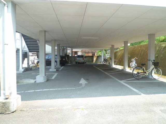 駐車場　2012年7月撮影