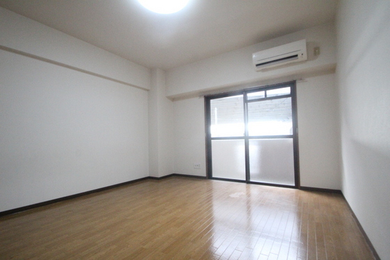 居室・リビング　※別部屋の写真です