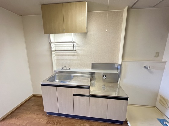 キッチン　※別号室の写真になります。