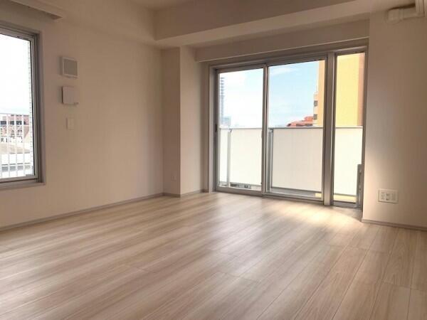 居室・リビング　※別部屋の参考写真です。