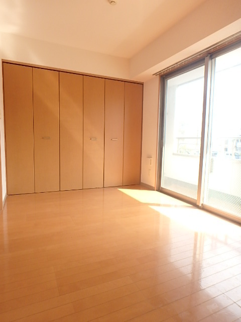 居室・リビング　明るいお部屋です