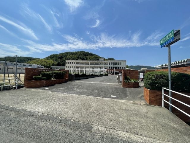 中学校　赤磐市立磐梨中学校（中学校）まで3129m