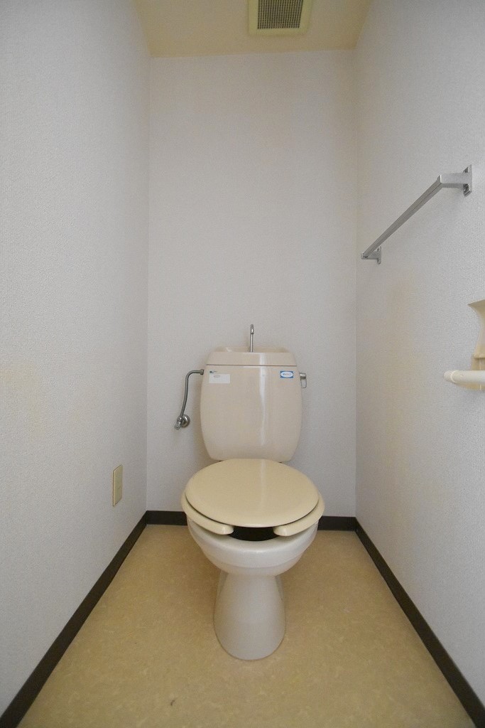 トイレ　お問合せはシティホーム海田センター　082-821-2227