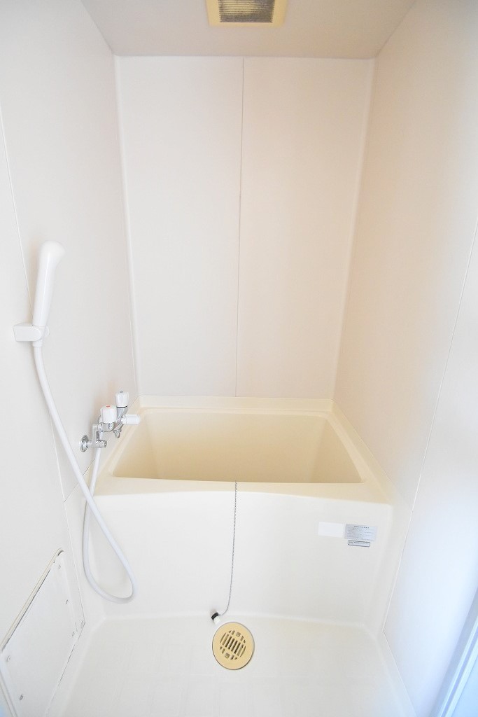 バス・シャワールーム　お問合せはシティホーム海田センター　082-821-2227