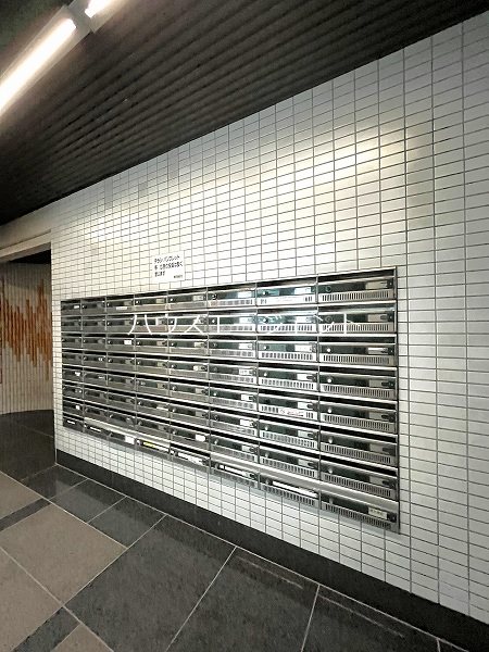 ロビー　メールボックスございます。