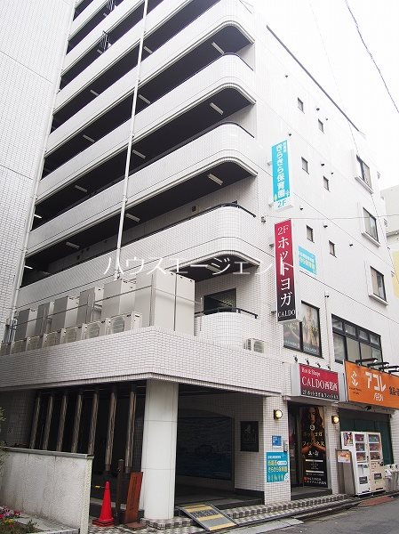 建物外観　駅近、1Ｆスーパーで便利なマンションです