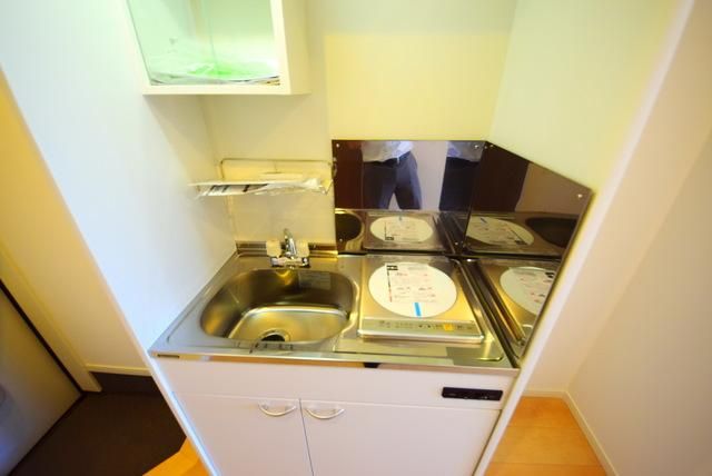 キッチン　同物件別部屋写真