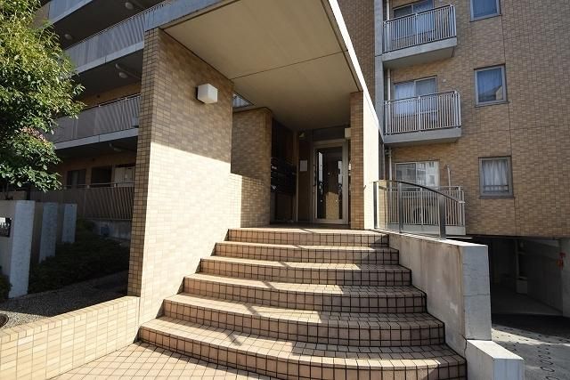 エントランス　★お問い合わせはタウンハウジングまで★