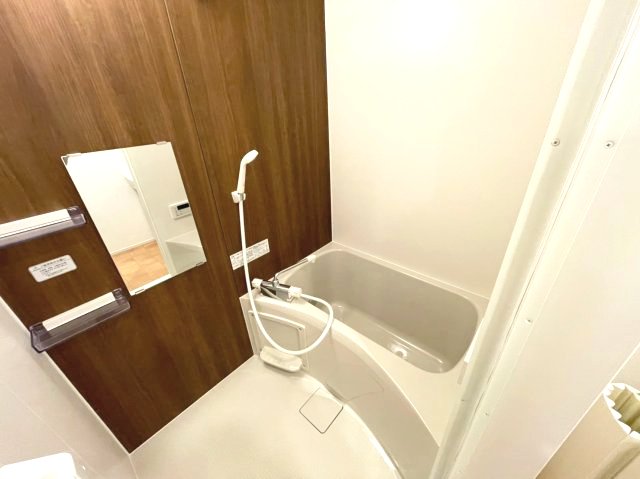 バス・シャワールーム　イメージとして同建物他部屋を表示しています。