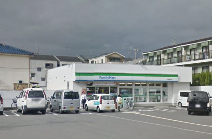 コンビニ　ファミリーマート（コンビニ）まで190m