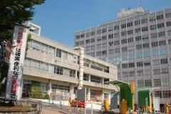 コンビニ　ニューヤマザキデイリーストア松戸市役所店（コンビニ）まで180m