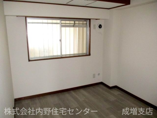 その他部屋・スペース　玄関側の洋室