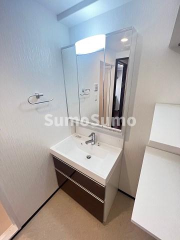 洗面設備　使いやすい洗面所です