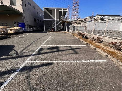 駐車場　駐車場は別料金となります。