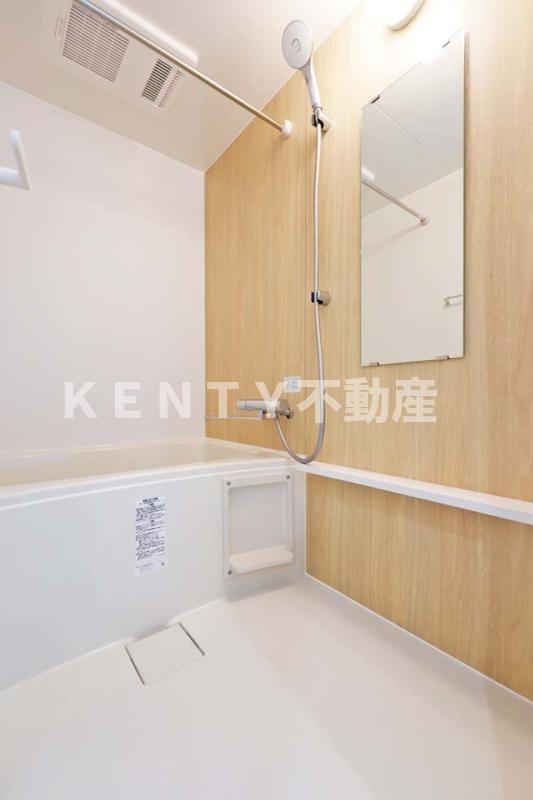 バス・シャワールーム　落ち着いた空間のお風呂です