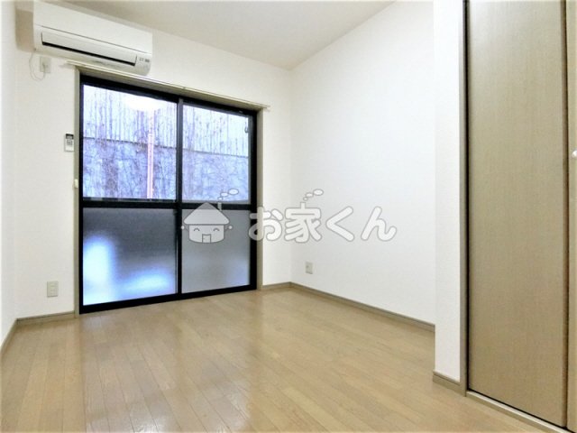 居室・リビング　室内