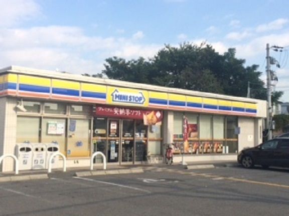 コンビニ　ミニストップ様（コンビニ）まで290m