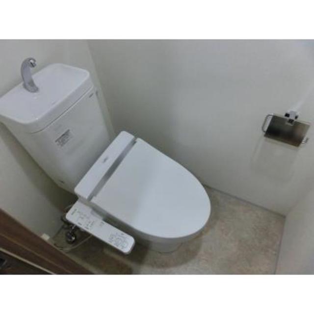 トイレ　※写真は同タイプ住戸です。