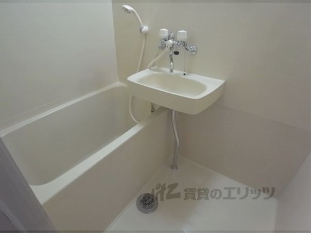 バス・シャワールーム　バス