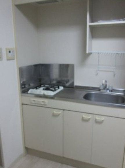 キッチン　別部屋の写真を使用しております。