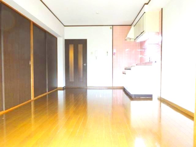 居室・リビング　10帖のダイニングキッチン